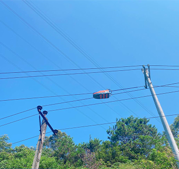 廣東梅州：開展智能帶電絕緣涂覆作業為裸導線“穿”上絕緣防護“外套”